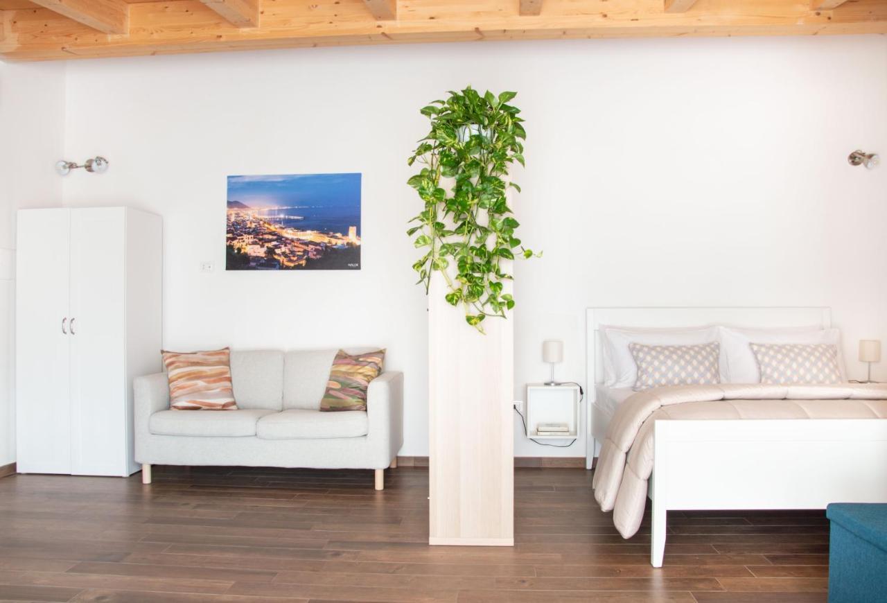 Dependance 6 Apartment Салерно Екстериор снимка