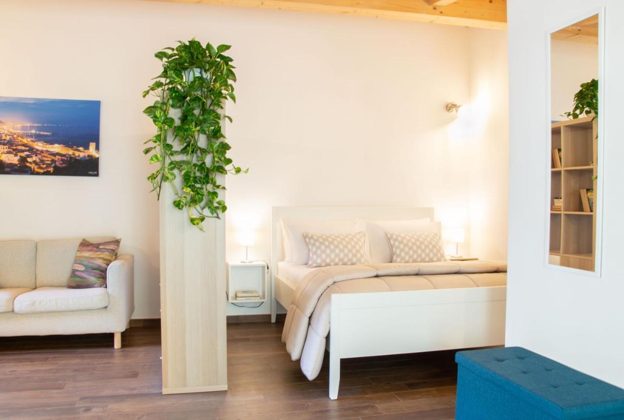 Dependance 6 Apartment Салерно Екстериор снимка
